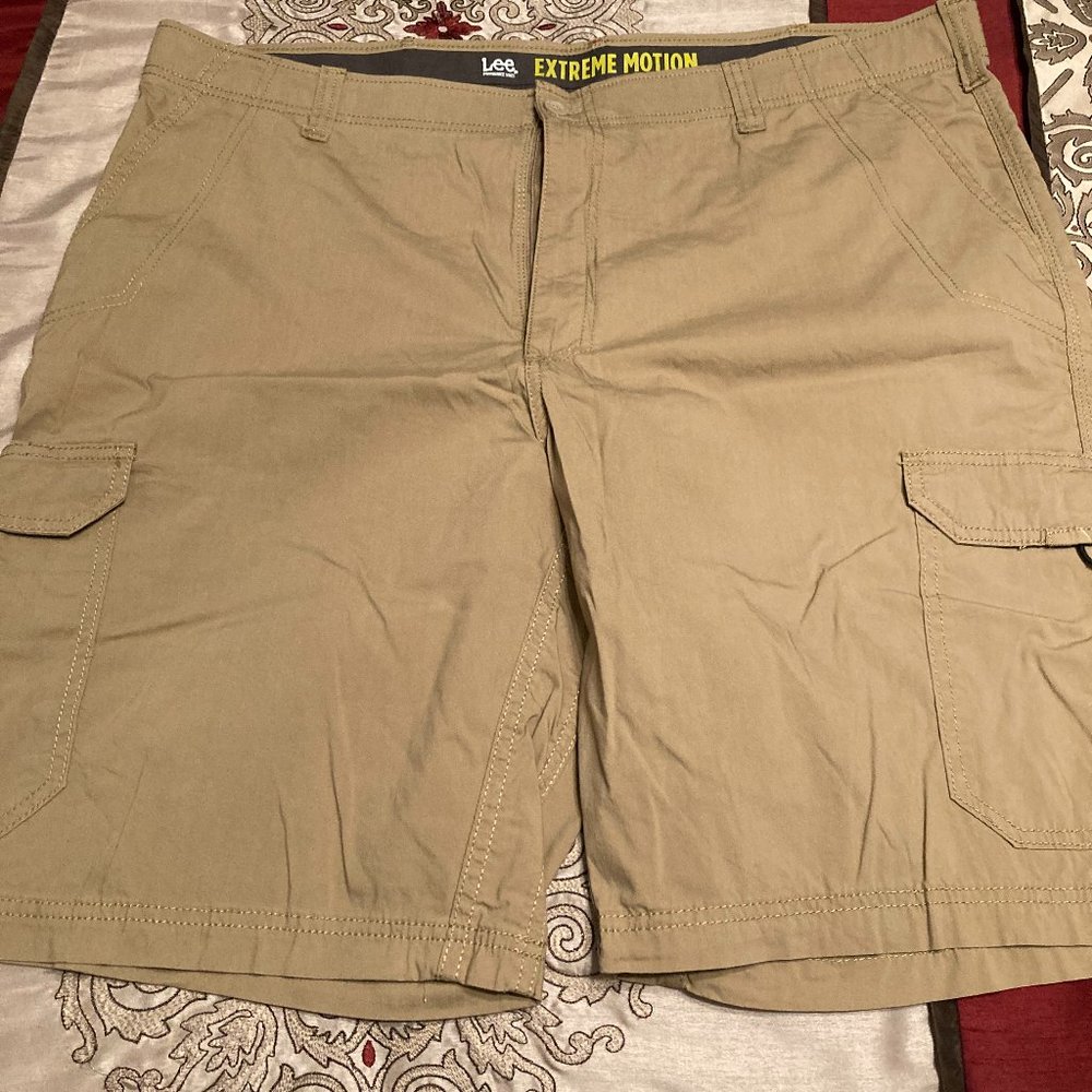 Men's Lee Extreme Motion Shorts  Size 42
